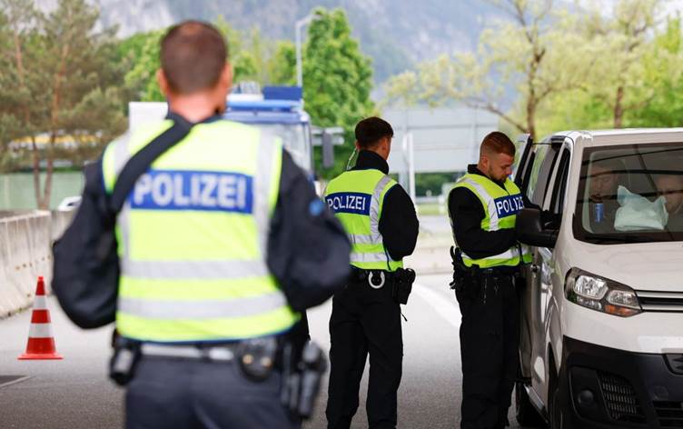 Almanya mahkemesinden flaş karar: Sınırda sığınmacı geri gönderilemez