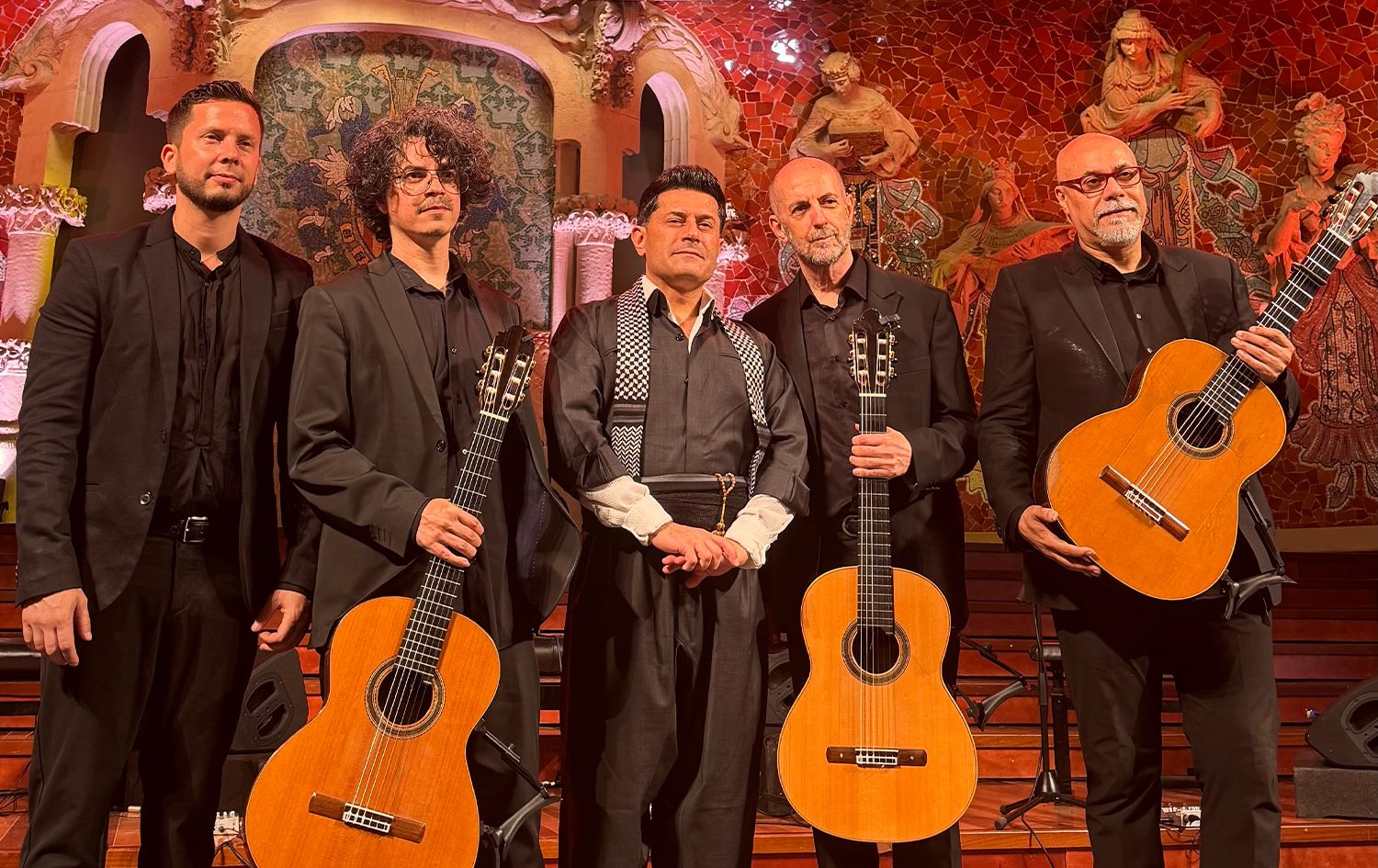 ئەیوب عەلی بە کوردی گۆرانی لە بارسێلۆنا دەڵێت