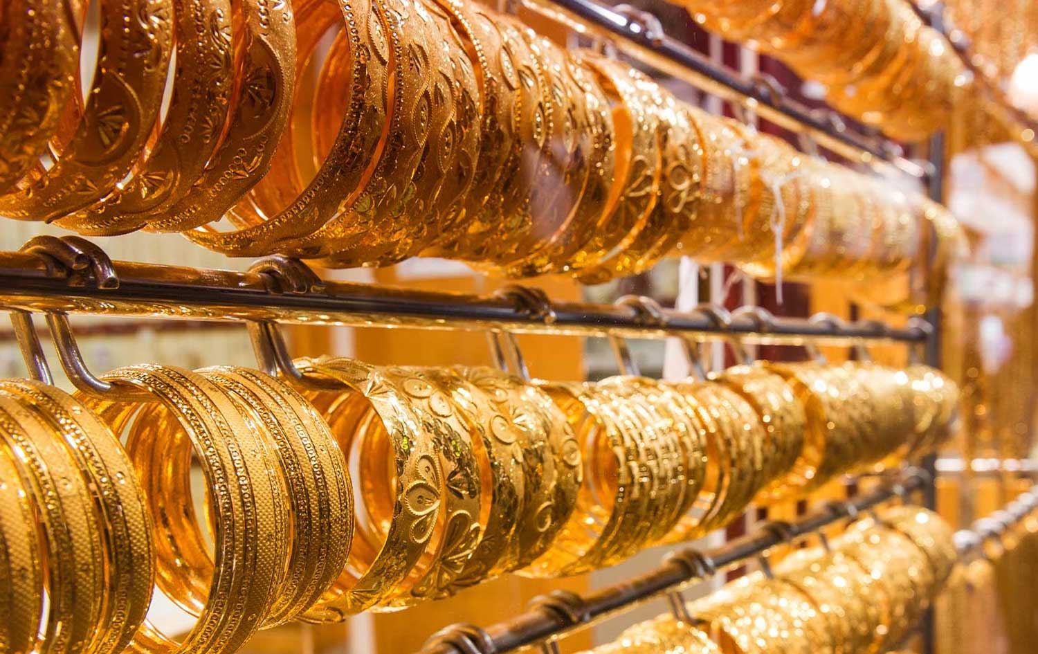 نرخی زێڕ بۆ کەمتر لە 3300 دۆلار دابەزی