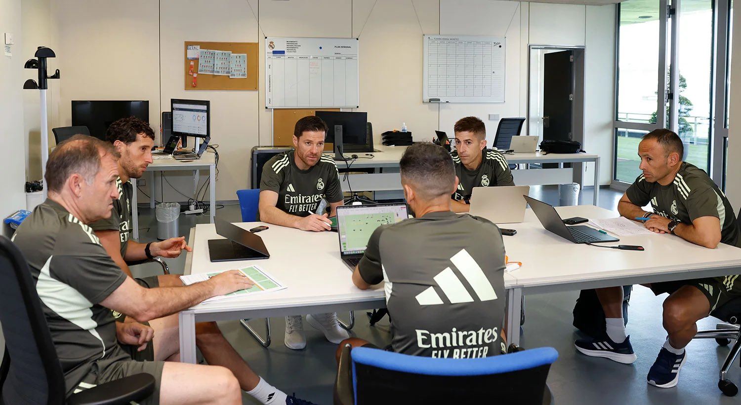 وێنە و ڤیدیۆ؛ لە یەکەم مەشقی ریال مەدریددا لەگەڵ ئەلۆنسۆ چی روویدا؟