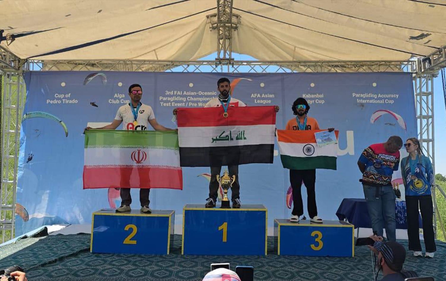 Hejar Cebar (li naverastê) / Wêne: Rûdaw