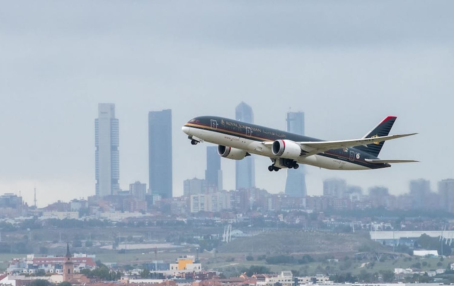 ئوردن ئاسمانى وڵاتەکەى داخست