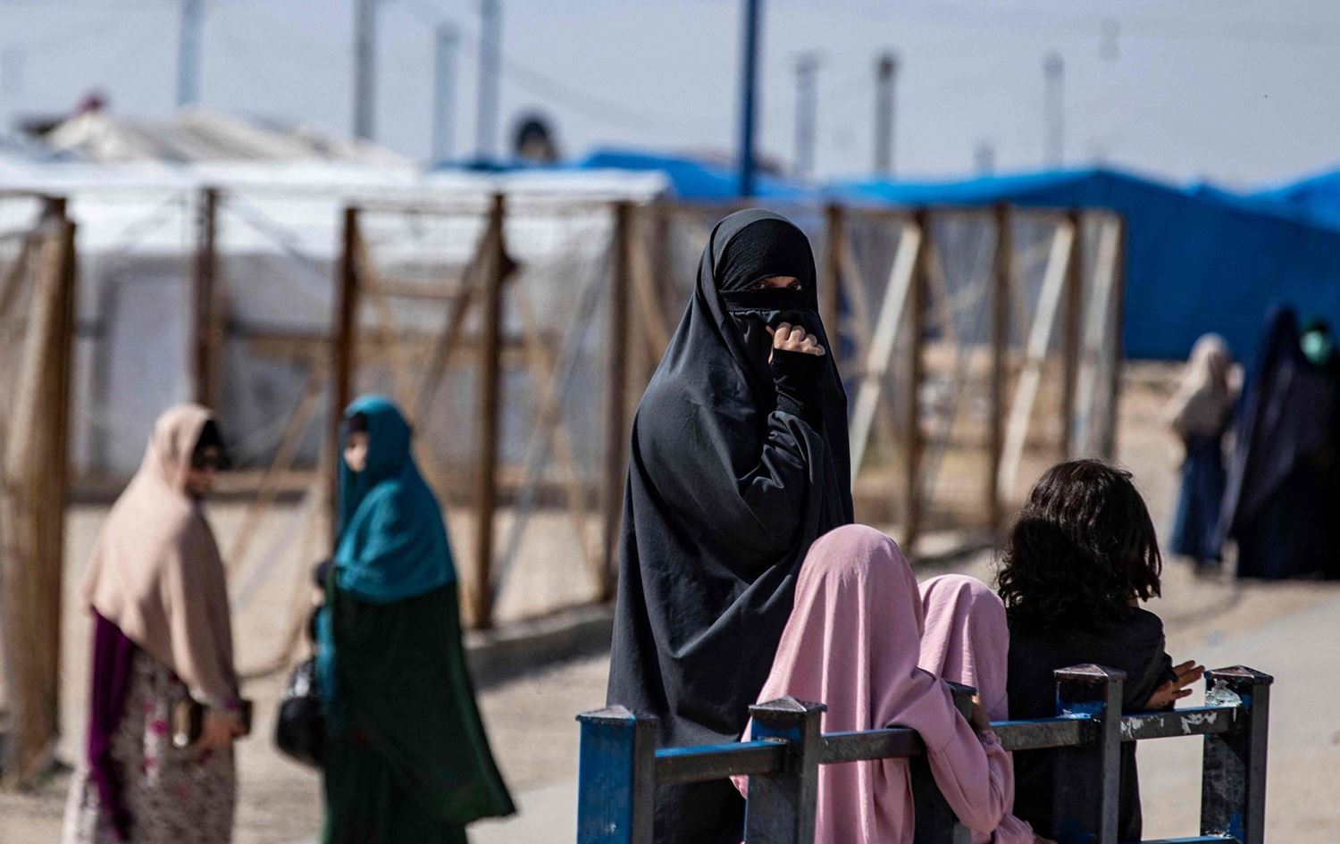 عشرات العائلات العراقية لعناصر داعش بمخيم في الحسكة "تخشى العودة"