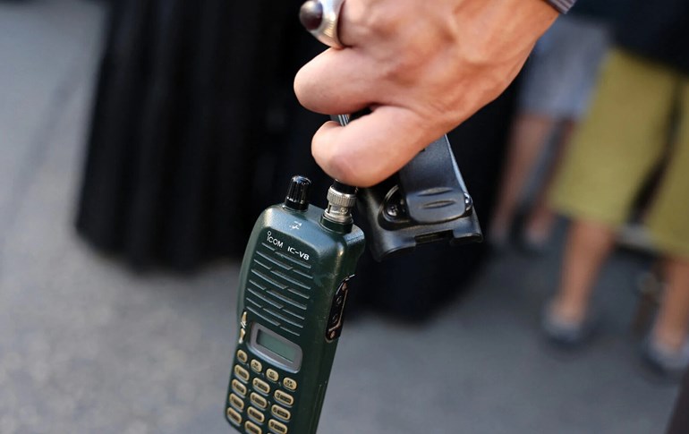 ئامێرێکی ئەلیکترۆنی پەیوەندیکردن.