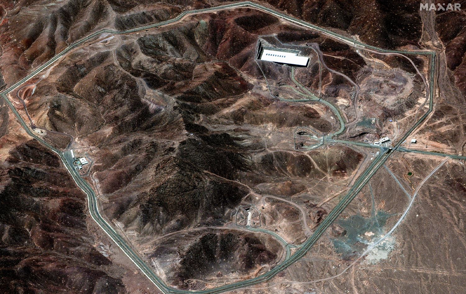 فۆردۆ؛ قەڵا ئەتۆمییەکەی ئێران کە تەنیا بۆمبێکی ئەمریکی دەتوانێت بیپێکێت