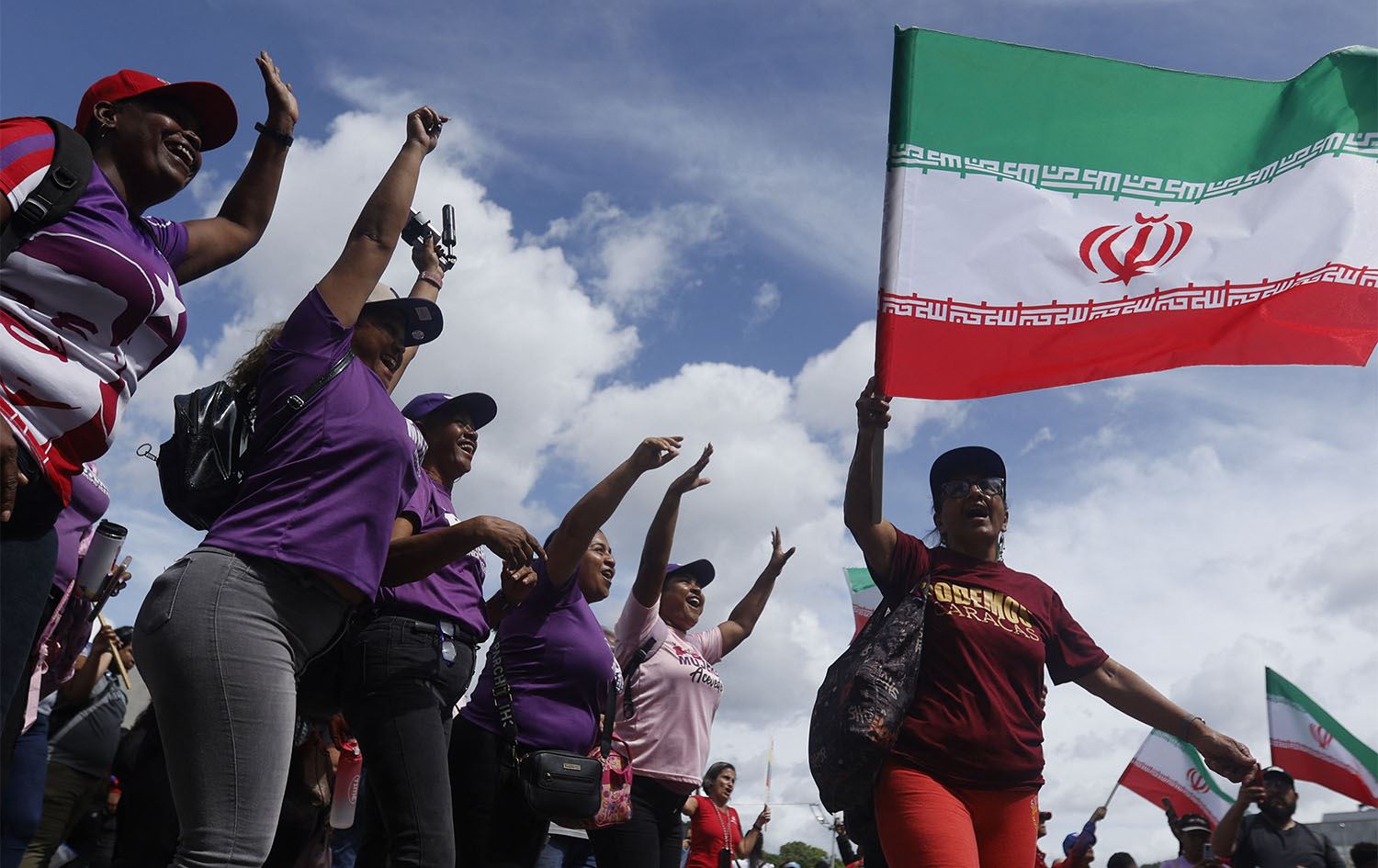 لە فەرەنسا داوای ئاگربەست و لە ڤەنزوێلا پاڵپشتی ئێران دەکرێت