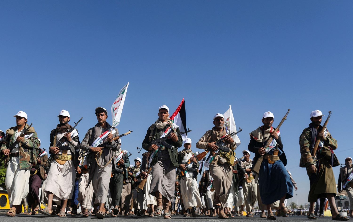 حووسییەکان هەڕەشە لە ئەمریکا دەکەن: بچیتە نێو جەنگی دژی ئێران کەشتییەکانت دەکەینە ئامانج