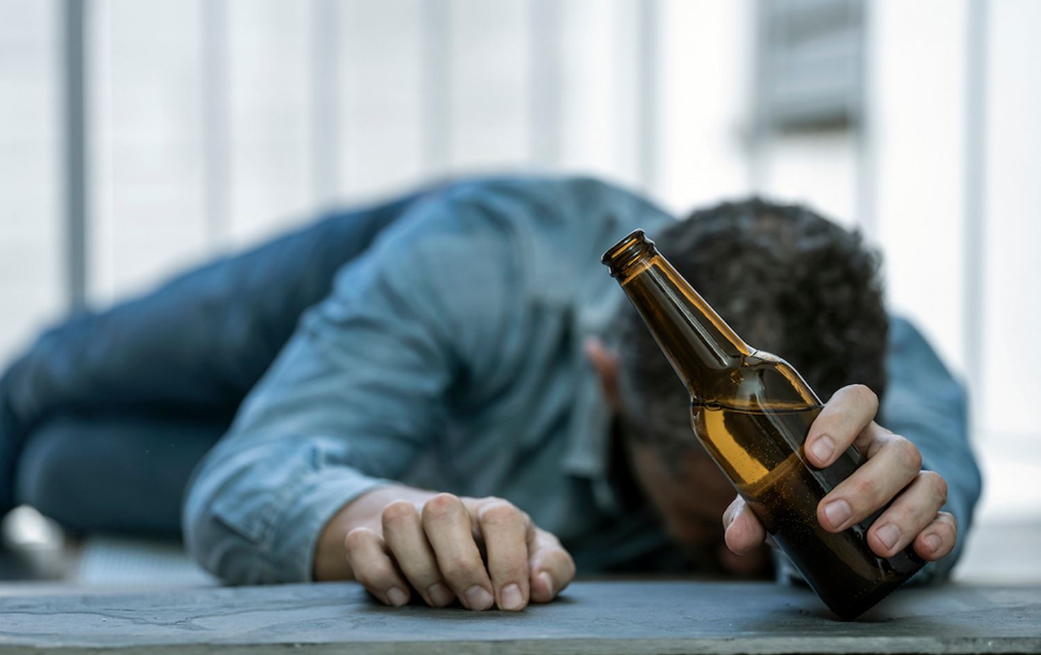 WHO: هەر 10 چرکە جارێک، کەسێک بە خواردنەوەی مەی گیان لەدەستدەدات