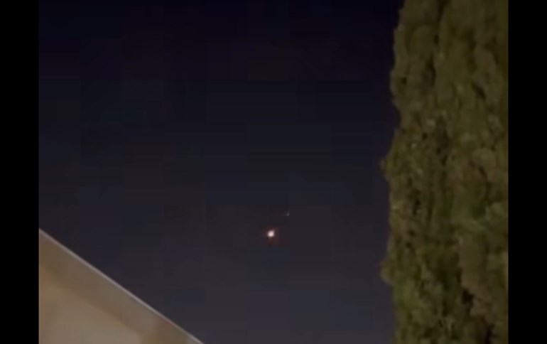 دیمەنێکی مووشەکەکە