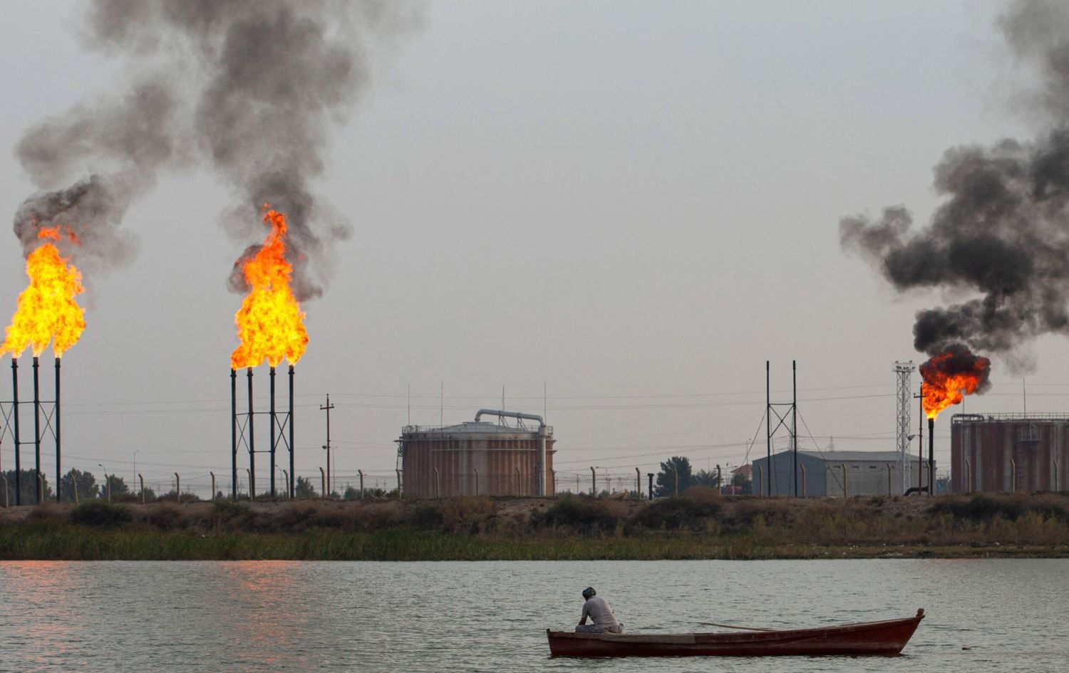 کۆمپانیاى نەوتى بەسرە: کۆمپانیاى KBRی ئەمریکی سيستمى چاودێریى لەسەر سنوورى ئێران دانەناوە