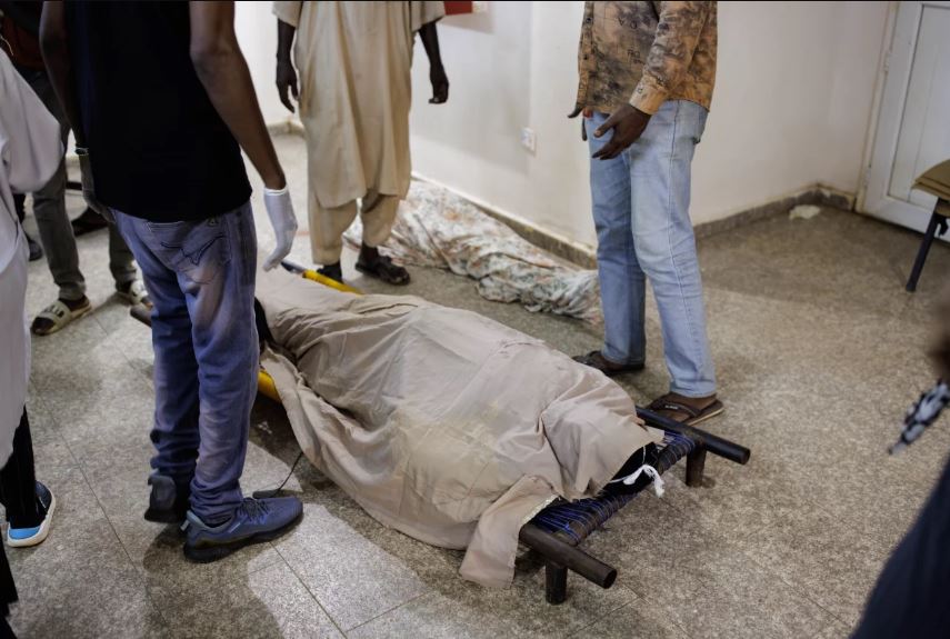 Sudan'daki El-Mucled Hastanesine yönelik saldırılarda 40'tan fazla sivil öldü ve onlarca kişi yaralandı