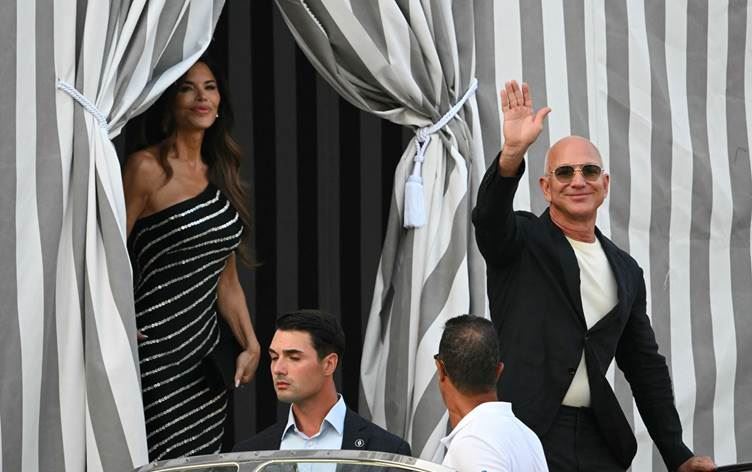 Jeff Bezos û Lauren Sanchez / Wêne: AFP
