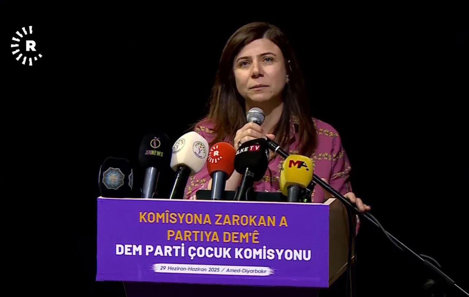 akır Büyükşehir Belediye Eş Başkanı Ayşe Serra Bucak Küçük konferansa katıldı. 