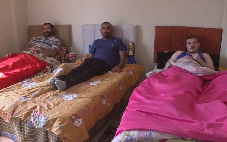 Engelli kardeşler yürüyemiyor. / Foto: Rûdaw