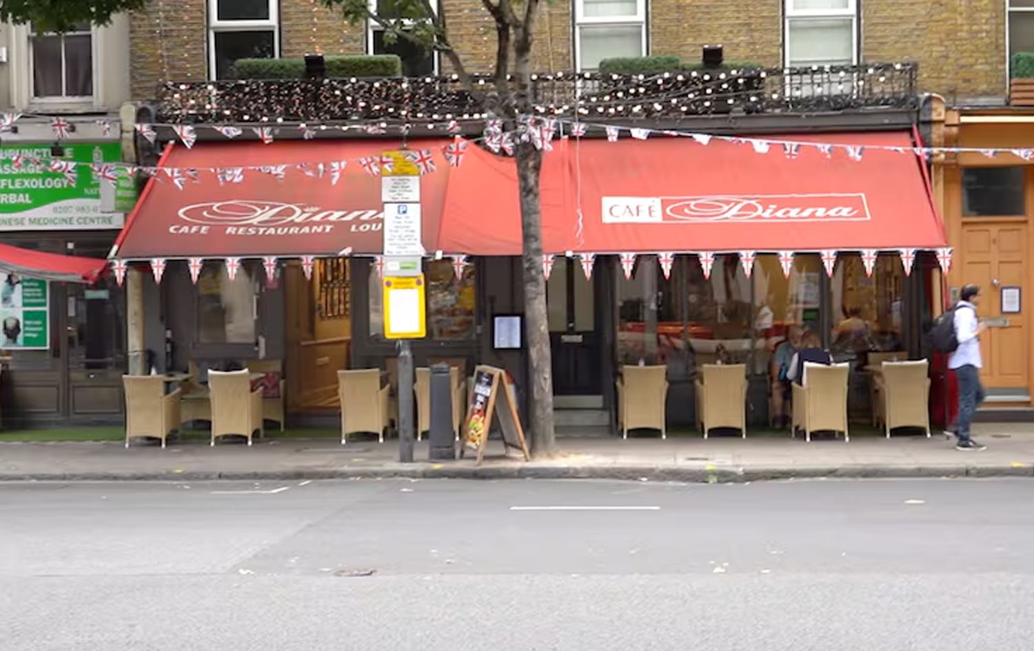 بەهۆی کارپێکردنی پەناخوازانەوە داوای داخستنی 'کافێی شازادە دایانا' دەکرێت کە خاوەنەکەی عێراقییە