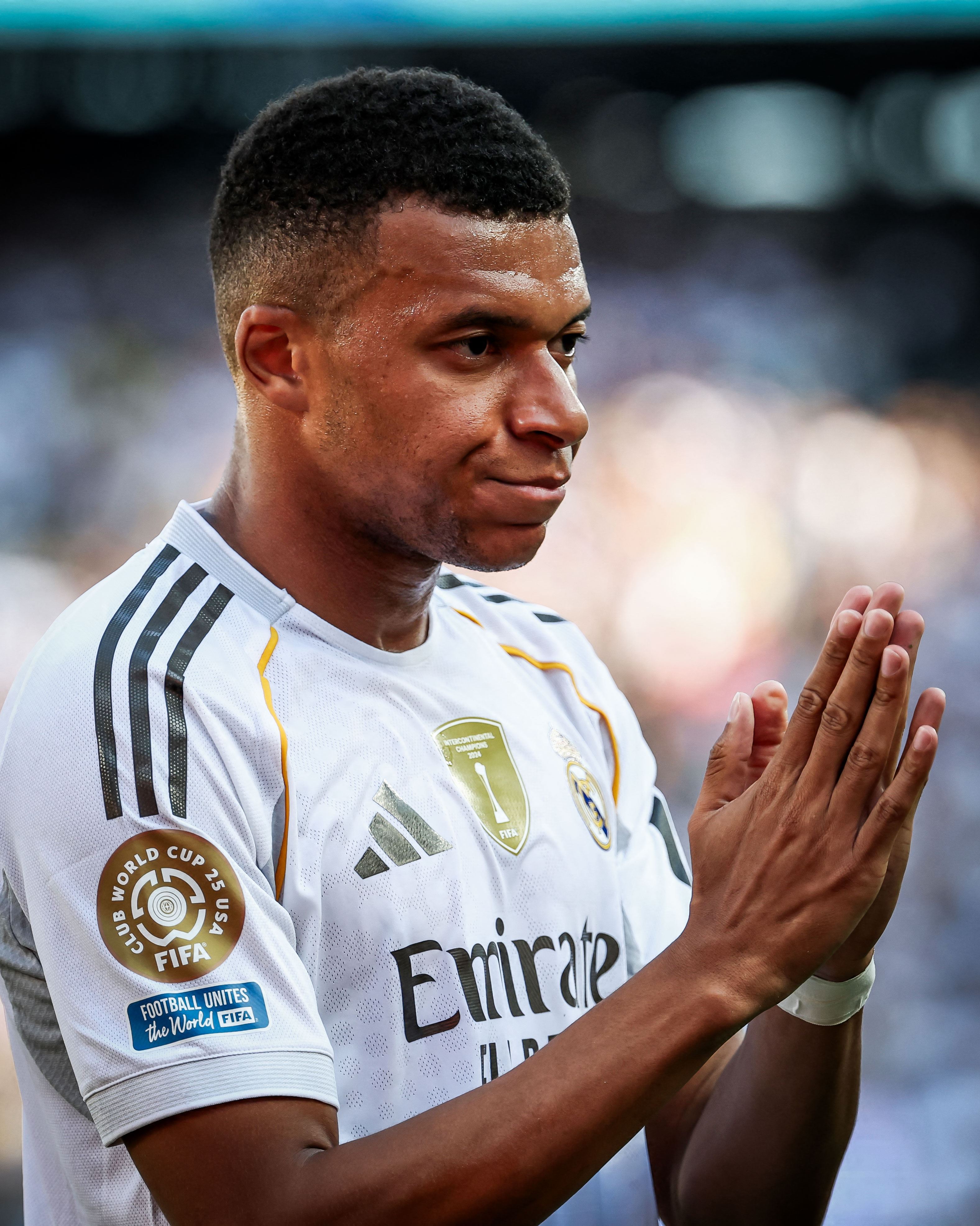 ئێمباپێ بە شێوازێکی تایبەت یادی دیۆگۆ جۆتا دەکاتەوە