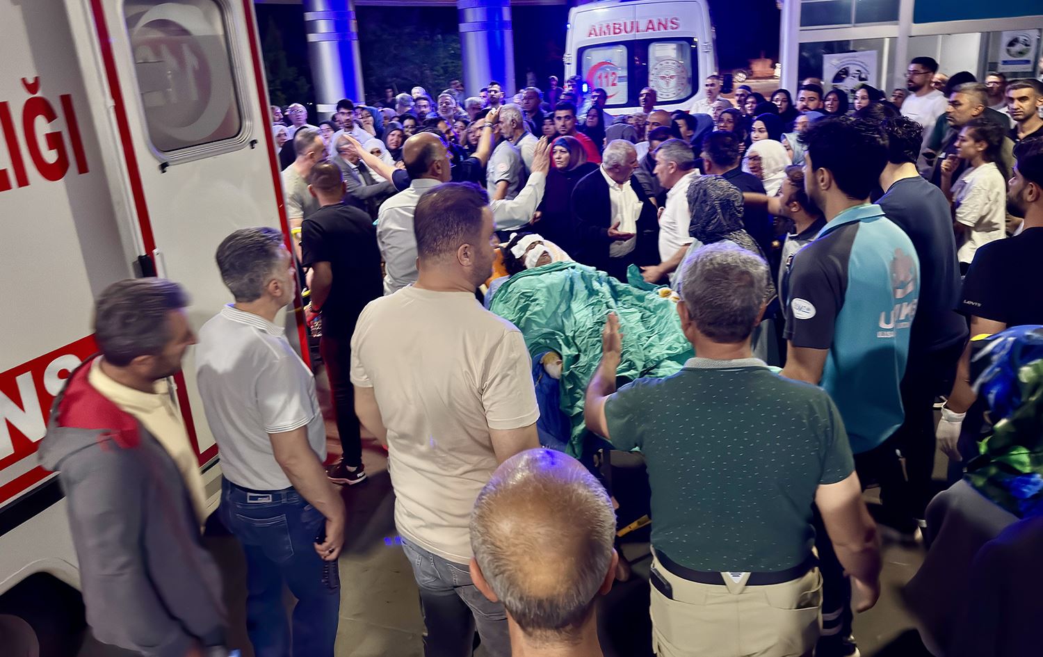 Birîndar radikin nexweşxaneyê /Wêne: AA