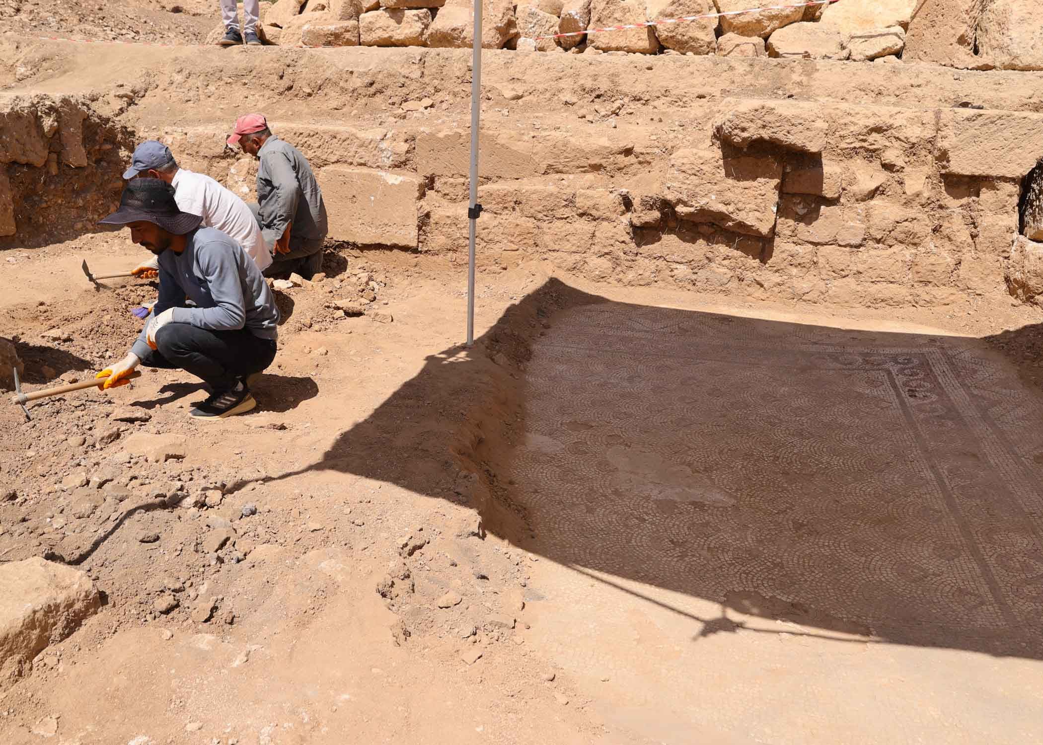 کارکردن لەسەر شوێنەوارەکە. وێنە: AA