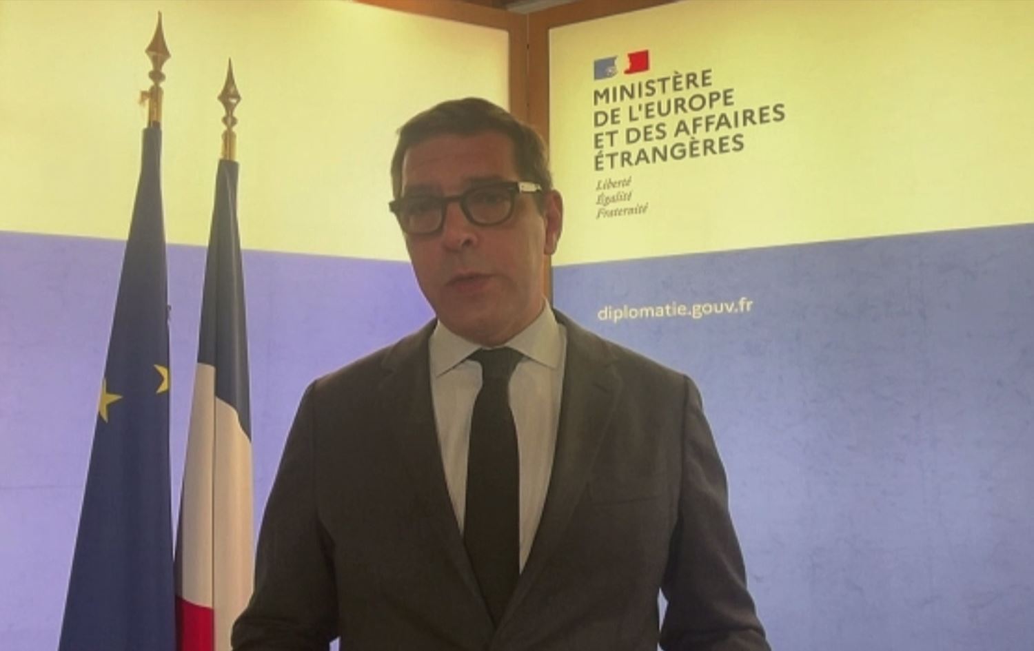 Fransa: Divê Kurd di paşeroja Sûriyeyê de cih bigirin