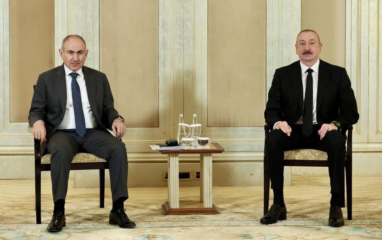 Aliyev û Paşinyan li Îmarata Erebî civiyan / Wêne: AFP