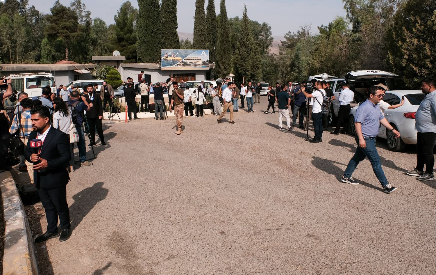 کێ بەشداریی رێوڕەسمی چەکدانانی پەکەکە دەکات؟