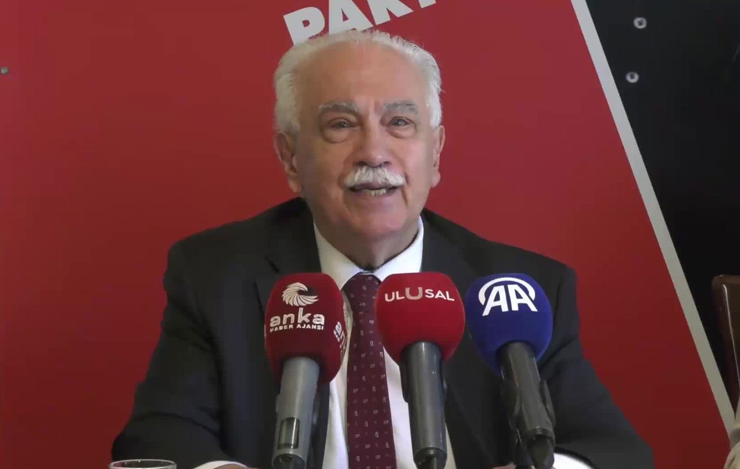  Vatan Partisi Genel Başkanı Doğu Perinçek basın toplantısı düzenledi. / ANKA
