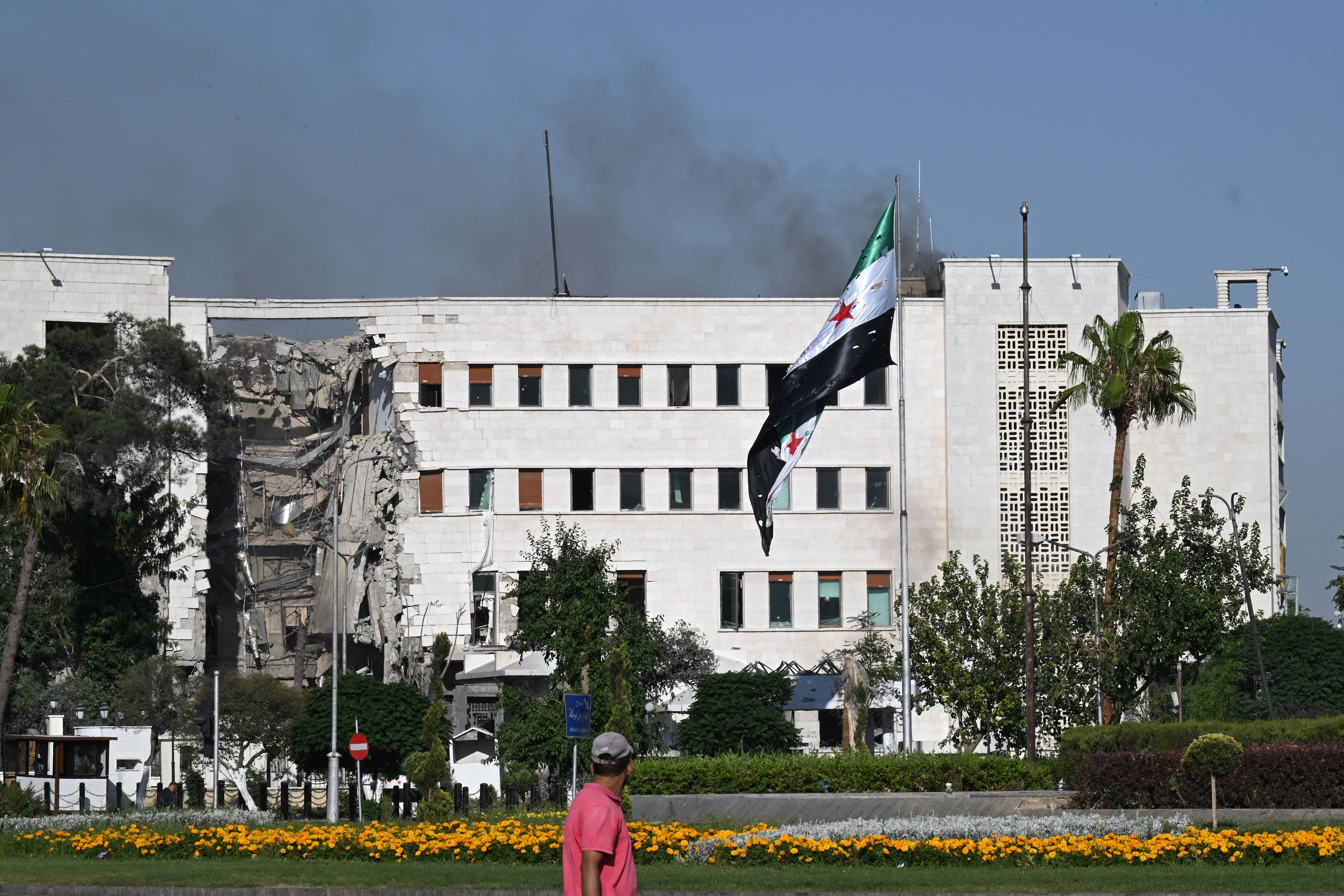 باڵەخانەی دەستەی گشتیی ئەرکانی سووریا لە دوای هێرشی ئیسرائیل