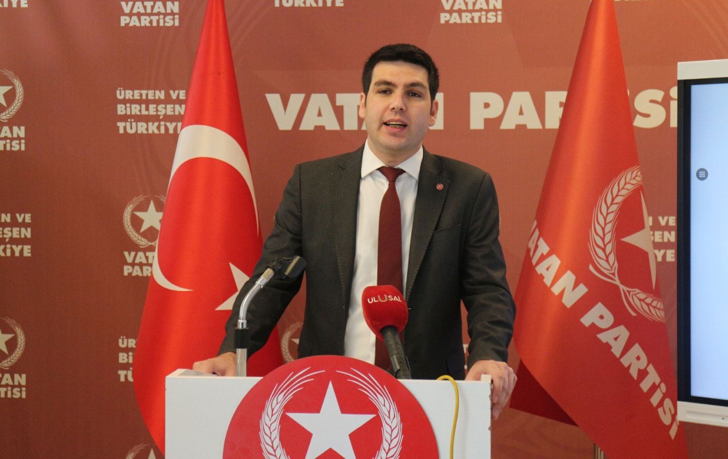 Sekreterê Giştî yê Partiya Vatanê Ozgur Bursali / Wêne: Arşîv