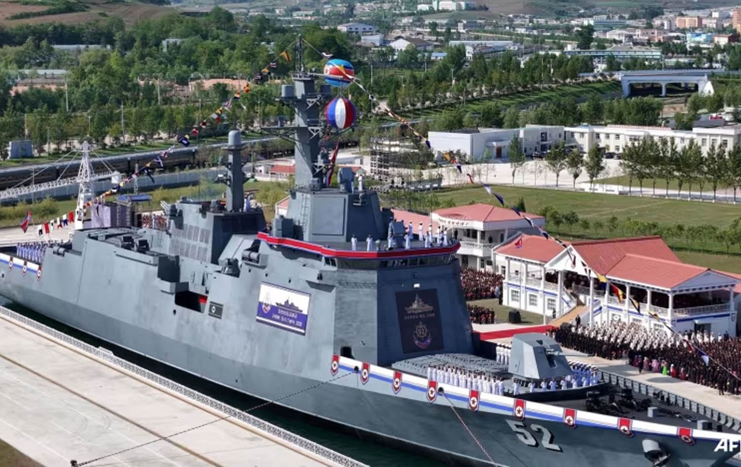 کۆریای باکوور سێیەم کەشتیی تێکشکێنەری سەربازی دروست دەکات