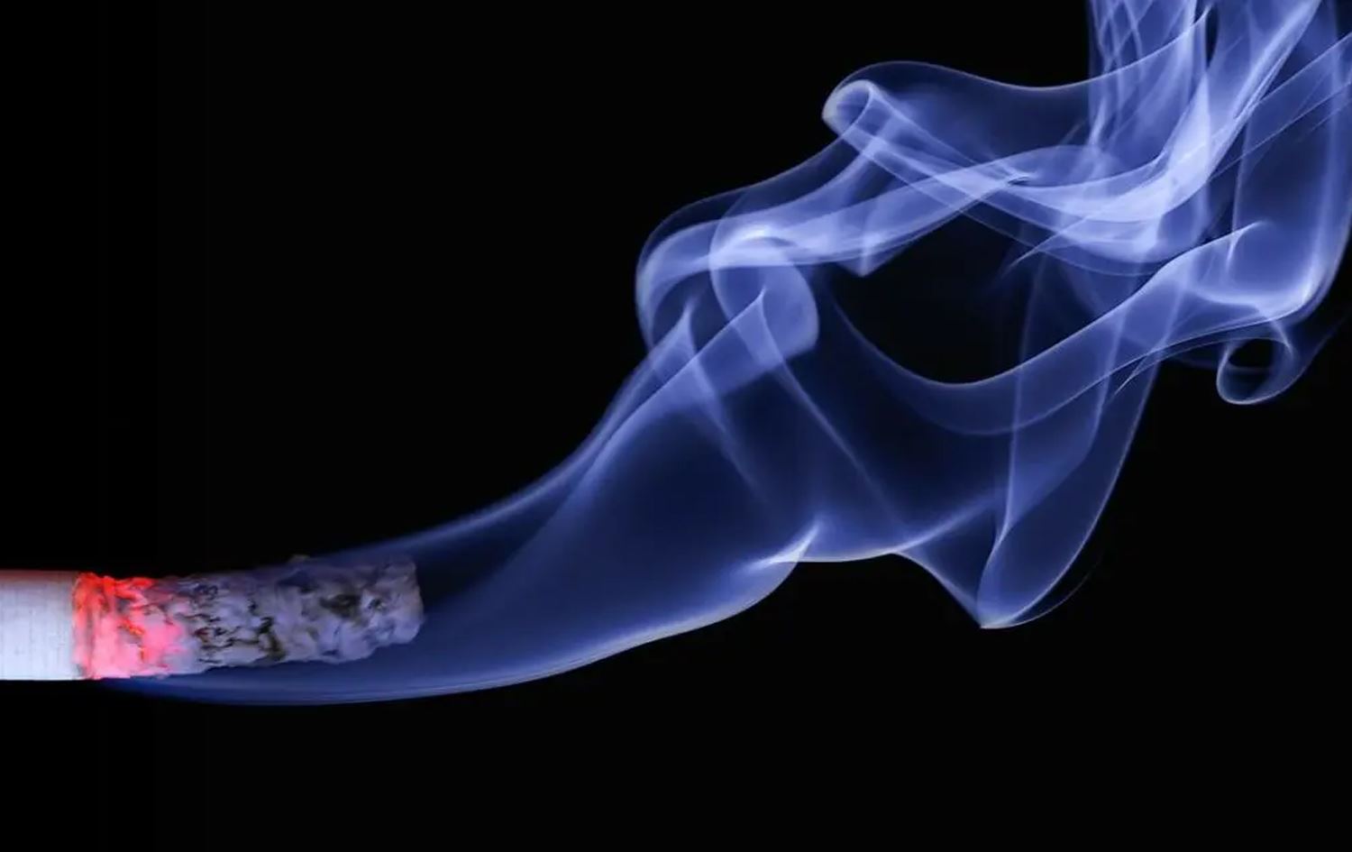 رێکخراوی تەندروستیی جیهانی: دووکەڵی جگەرە و نێرگەلە چاوەکان کز دەکات