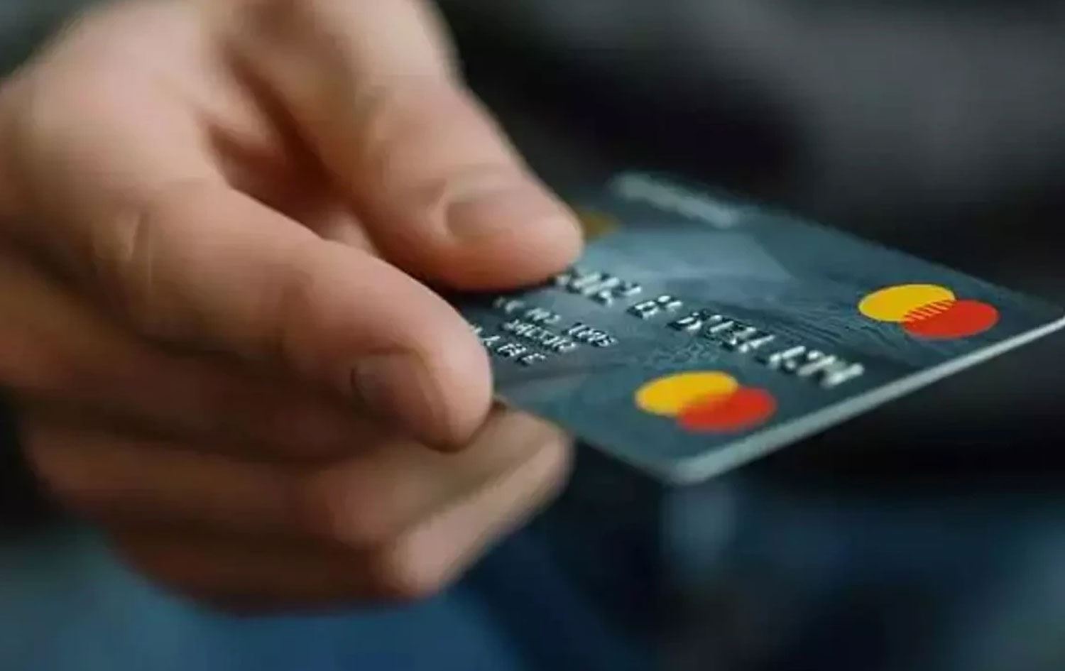 Türkiye Cumhuriyet Merkez Bankası (TCMB), kredi kartlarına uygulanan faiz oranlarında indirim yaptı