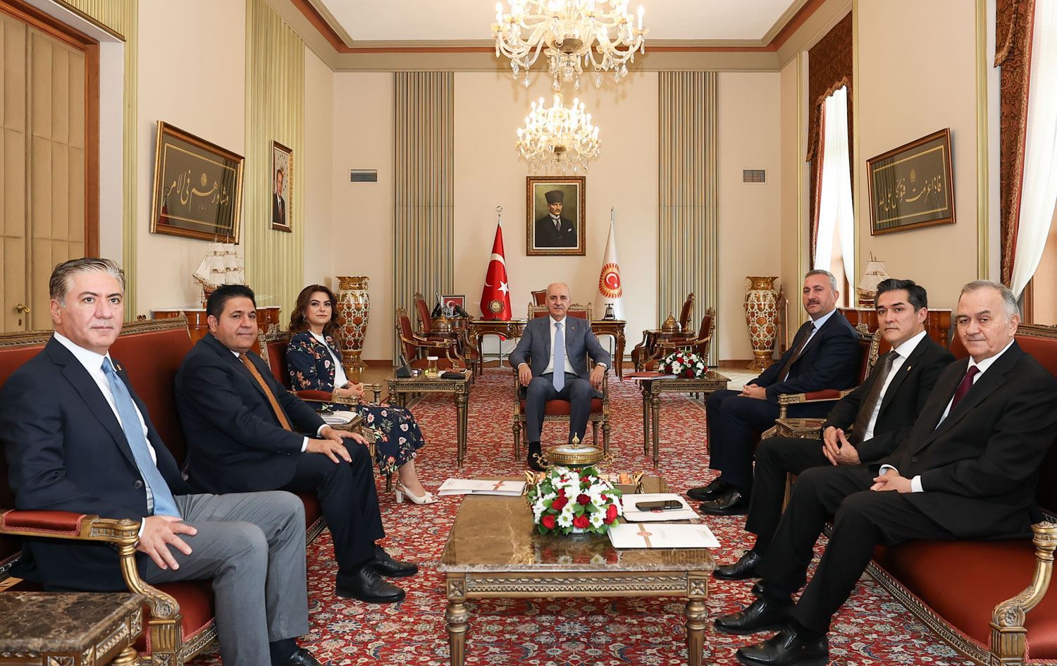 Numan Kurtulmuş Meclis'te partilerin grup başkanvekilleri ile bir araya gelmişti. / Foto: AA