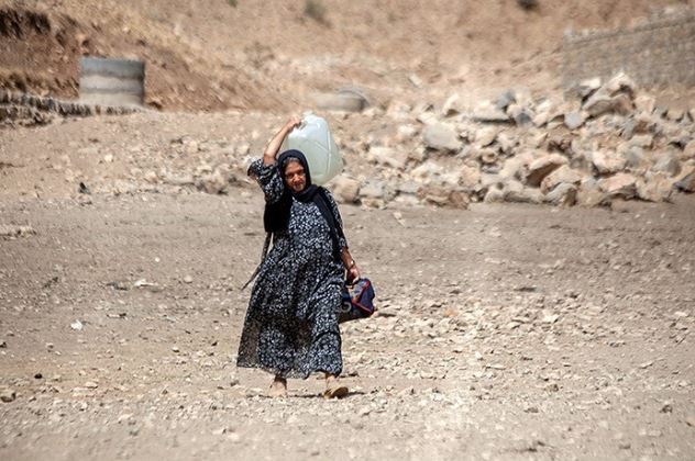 جووتیارانی پیرانشار دژی پێنەدانی بەشەئاو رێگەی سەرەکیی شارەکەیان داخست