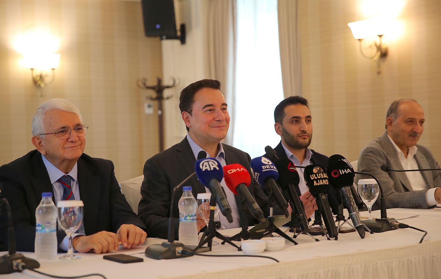 DEVA Partisi Genel Başkanı Ali Babacan dün Van’daydı. / Foto : AA