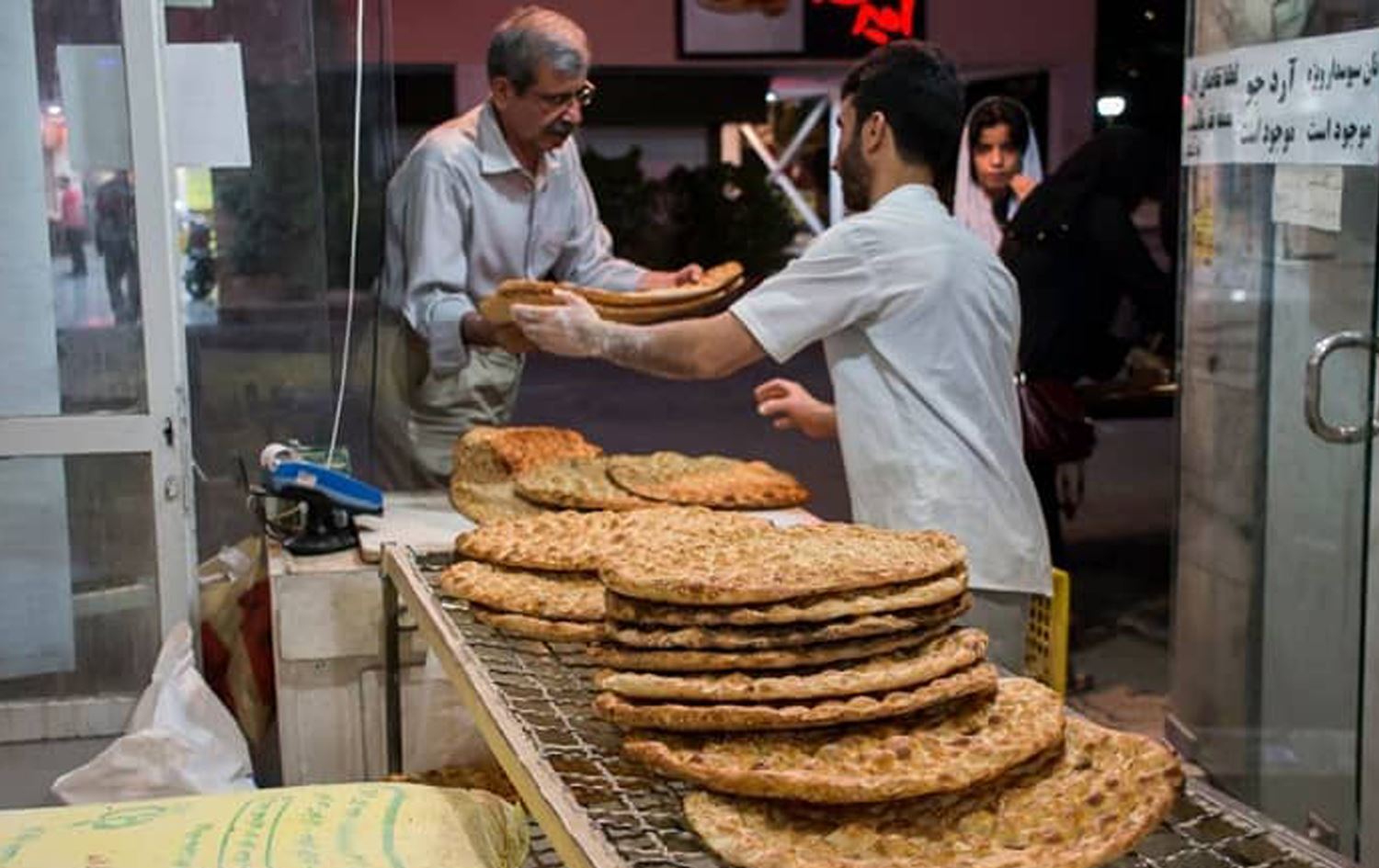 نرخی نان و دانەوێڵە لە مانگێکدا لە ئێران و رۆژهەڵاتی کوردستان 16٪ بەرزبووەتەوە