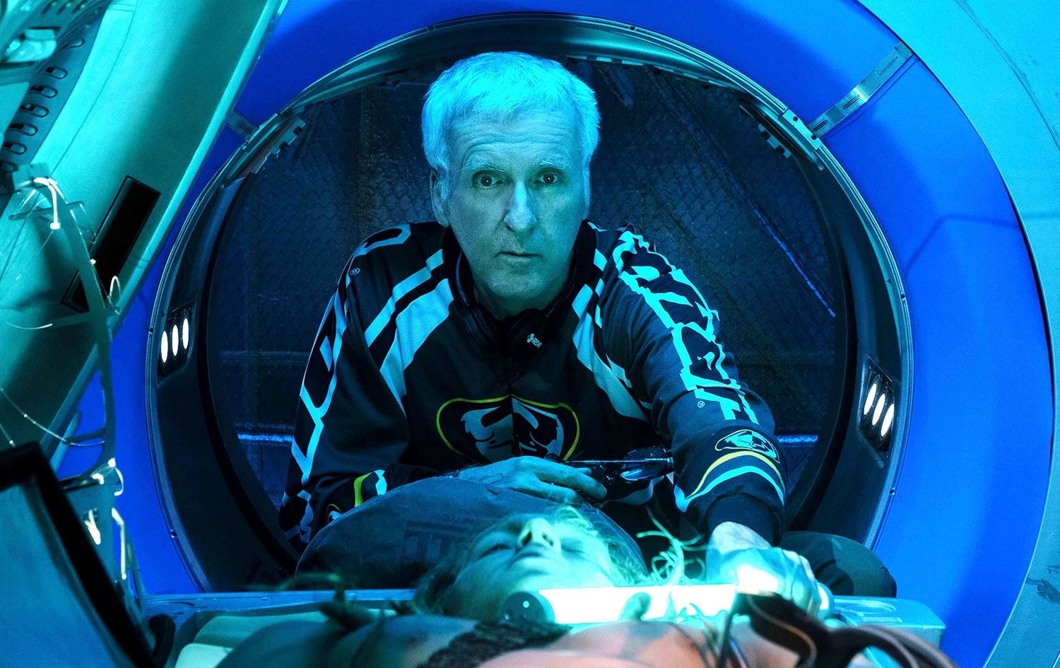 جەیمس کامیرۆن لە کاتی وێنەگرتنی "Avatar: The Way of Water"