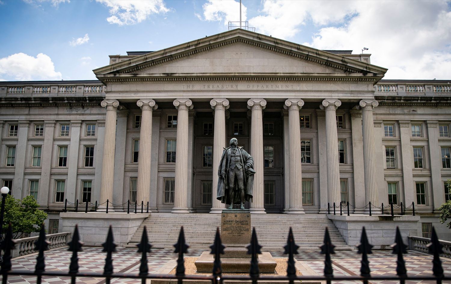 ئەمریکا: گەورەترین پاکێچی سزامان بەسەر تۆڕی گواستنەوەی نەوتی ئێراندا سەپاند