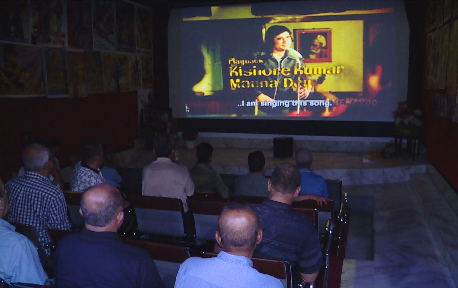 هونەرمەندێک لە تەیراوەی هەولێر ماڵی باوکی دەکاتە سینەمایەکی خۆڕایی