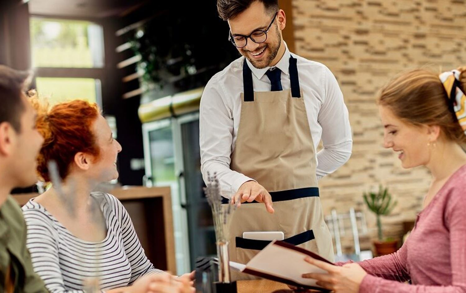 گۆڕانکارییەکی مینیوی چێشتخانەکان هانی خەڵک دەدات خۆراکی تەندروستتر بخۆن