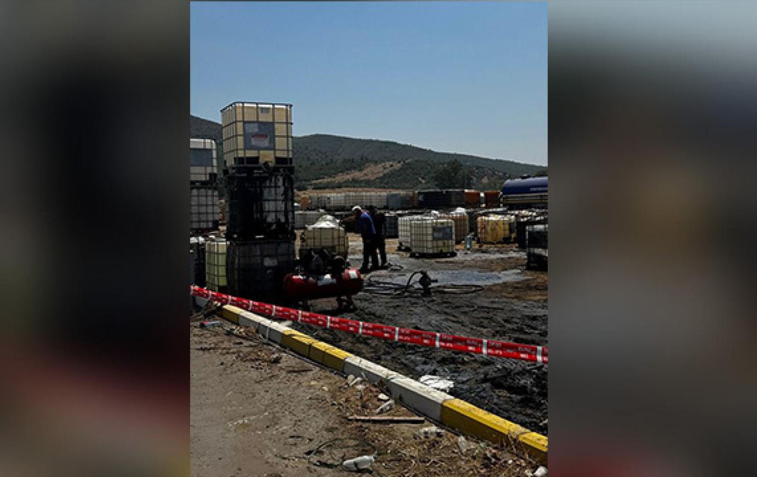 Foto: İzmir'de asit tankı patladı, 16 araç hasar gördü