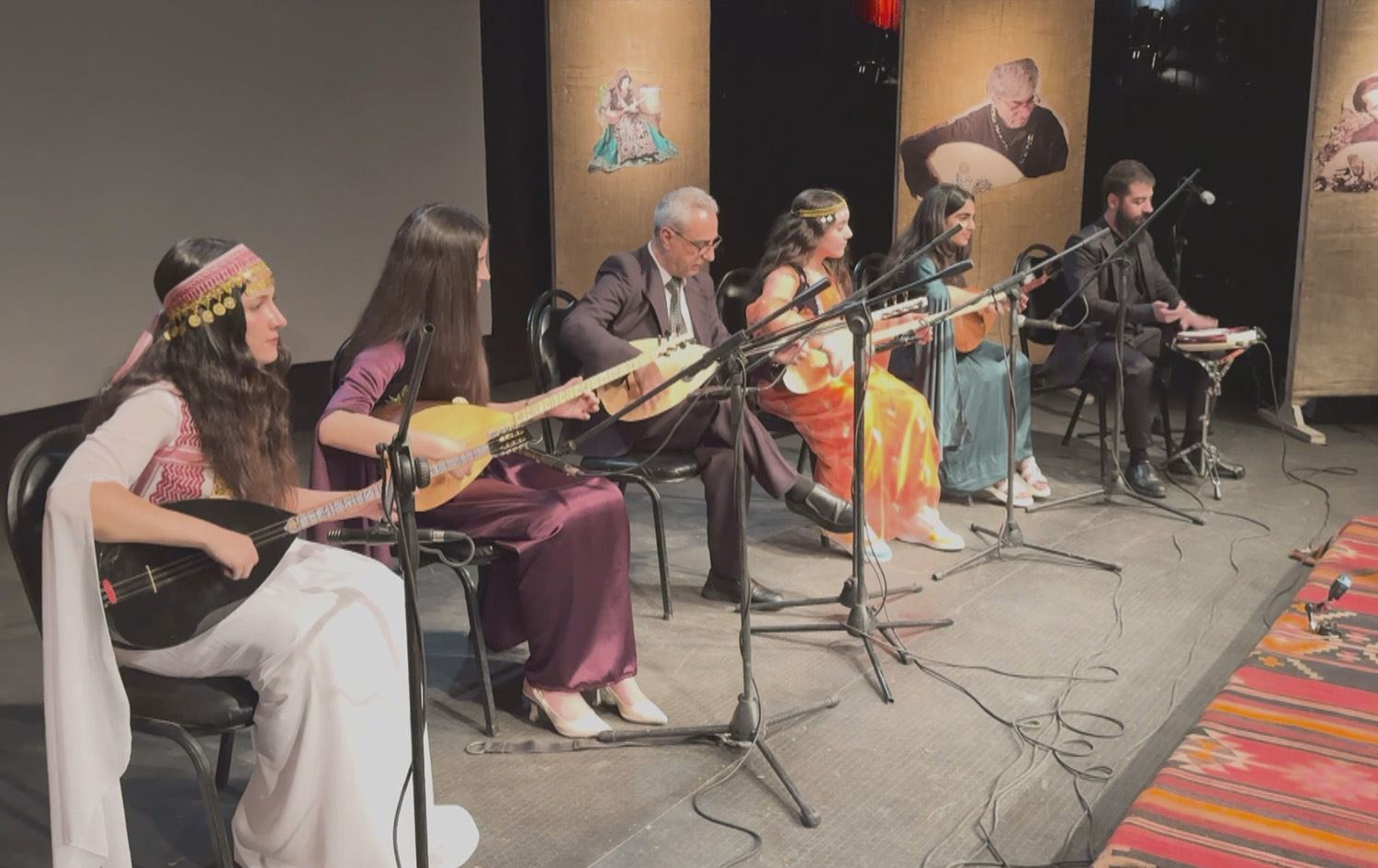 SÛRIYE - Dengê biziq û tenbûra Kurdî li Şamê olan da