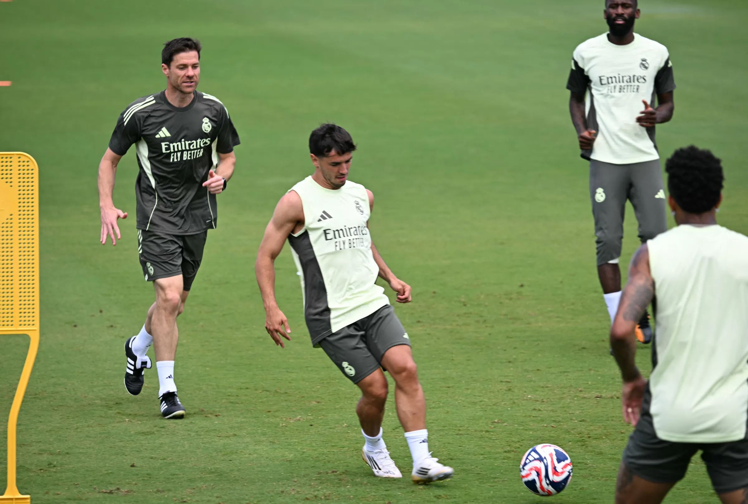 ریال مەدردی دەچێتە نێو وەرزێکی پڕ رکابەری