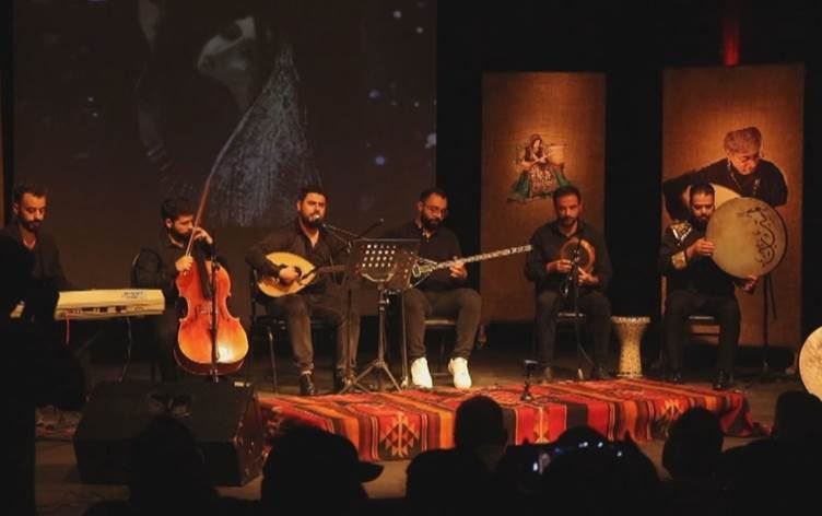 Suriye'nin başkenti Şam'da Rûdaw Medya Grubu sponsorluğunda düzenlenen Tanbur Buluşması, üçüncü ve son gününde Efrin nağmeleriyle son buldu.