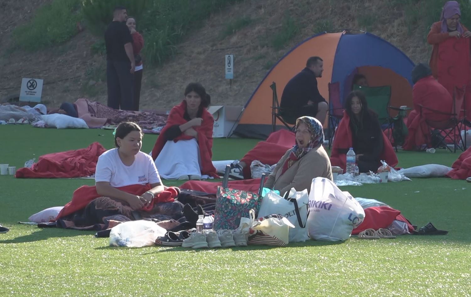 Balıkesir Sındırgı’da vatandaşlar deprem anını Rûdaw’a anlattı