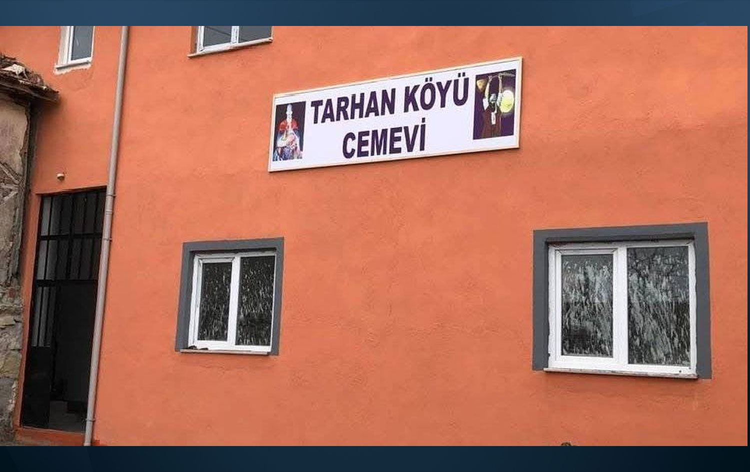 Çorum'un Tarhan Köyü Cemevi'nde muhtar ezan okuttu, aleviler karşı çıkınca Vali Ali Çalgan köyün muhtarı Bektaş Koçoğlu ve İhtiyar Heyeti hakkında soruşturma başlattı.