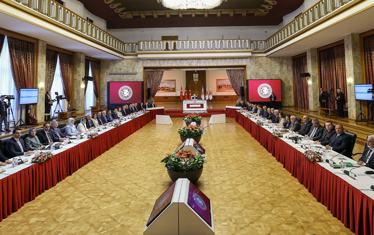 Kameraman: Esat Aydin