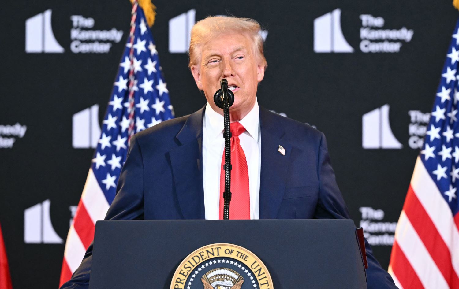 ترەمپ: کۆبوونەوەم لەگەڵ پووتین سەرکەوتوو بێت، لەگەڵ زیلنسکیش کۆدەبینەوە