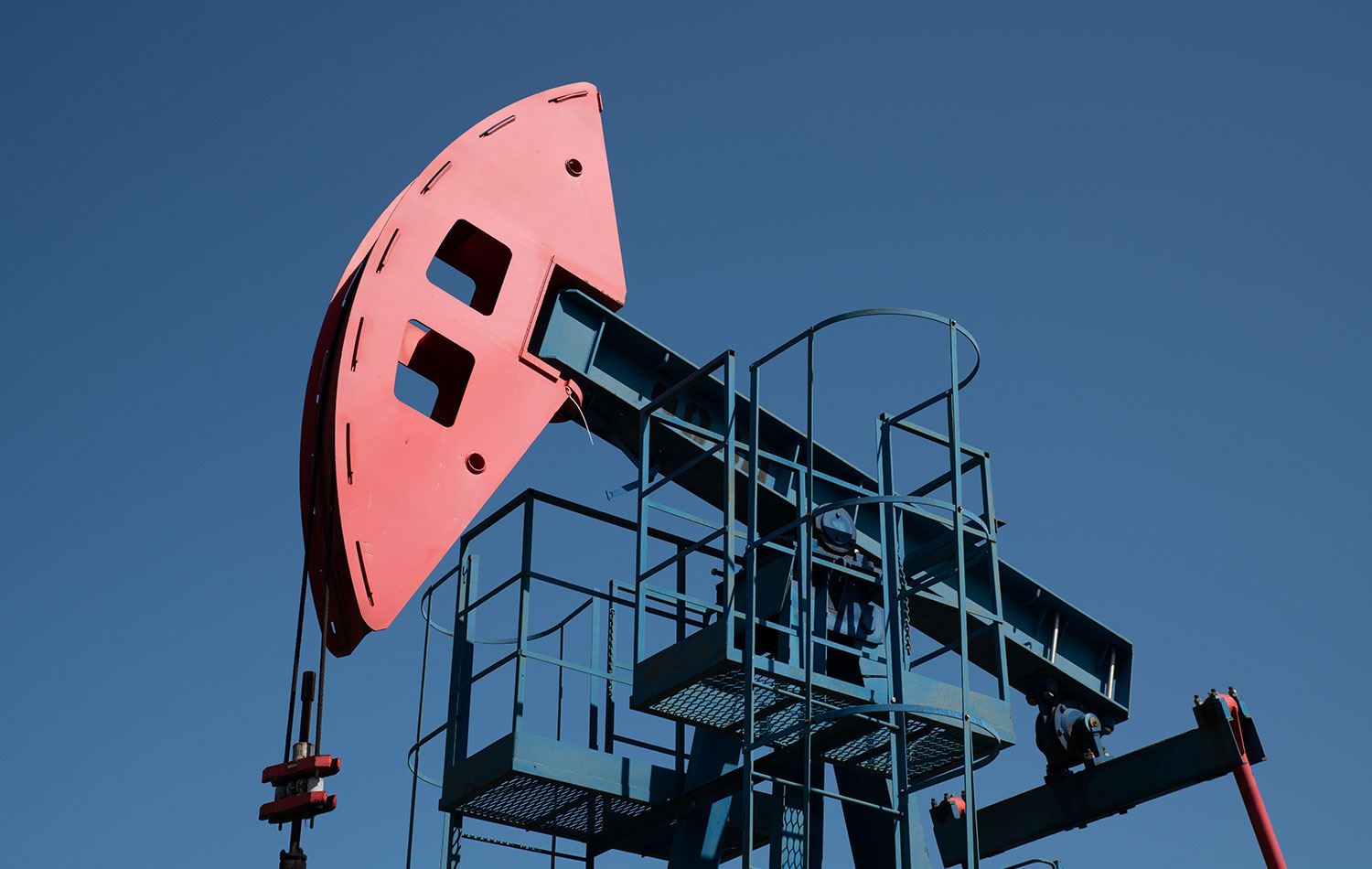 Petrol pompalama üniteleri. / AA