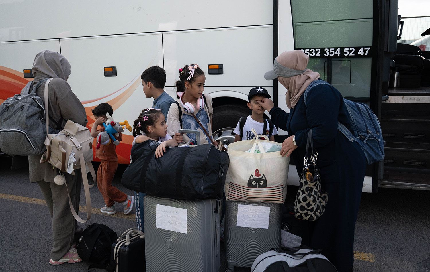 Türkiye İçişleri Bakanlığı Göç İdaresi Başkanlığı verilerine göre, 8 Aralık 2024 sonrası 411 bin 649 Suriyeli ülkelerine döndü. / AA