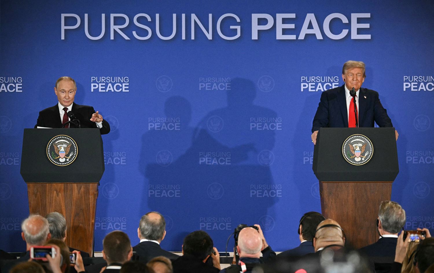 Trump û Putin konferanseke hevbeş a rojnamegeriyê li dar xist / Wêne: AFP